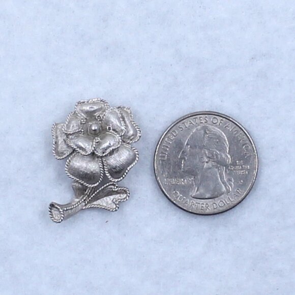 Trifari Silver Tone Blooming Flower Brooch - Dots Edge The Petals For Accent - Picture 3 of 9